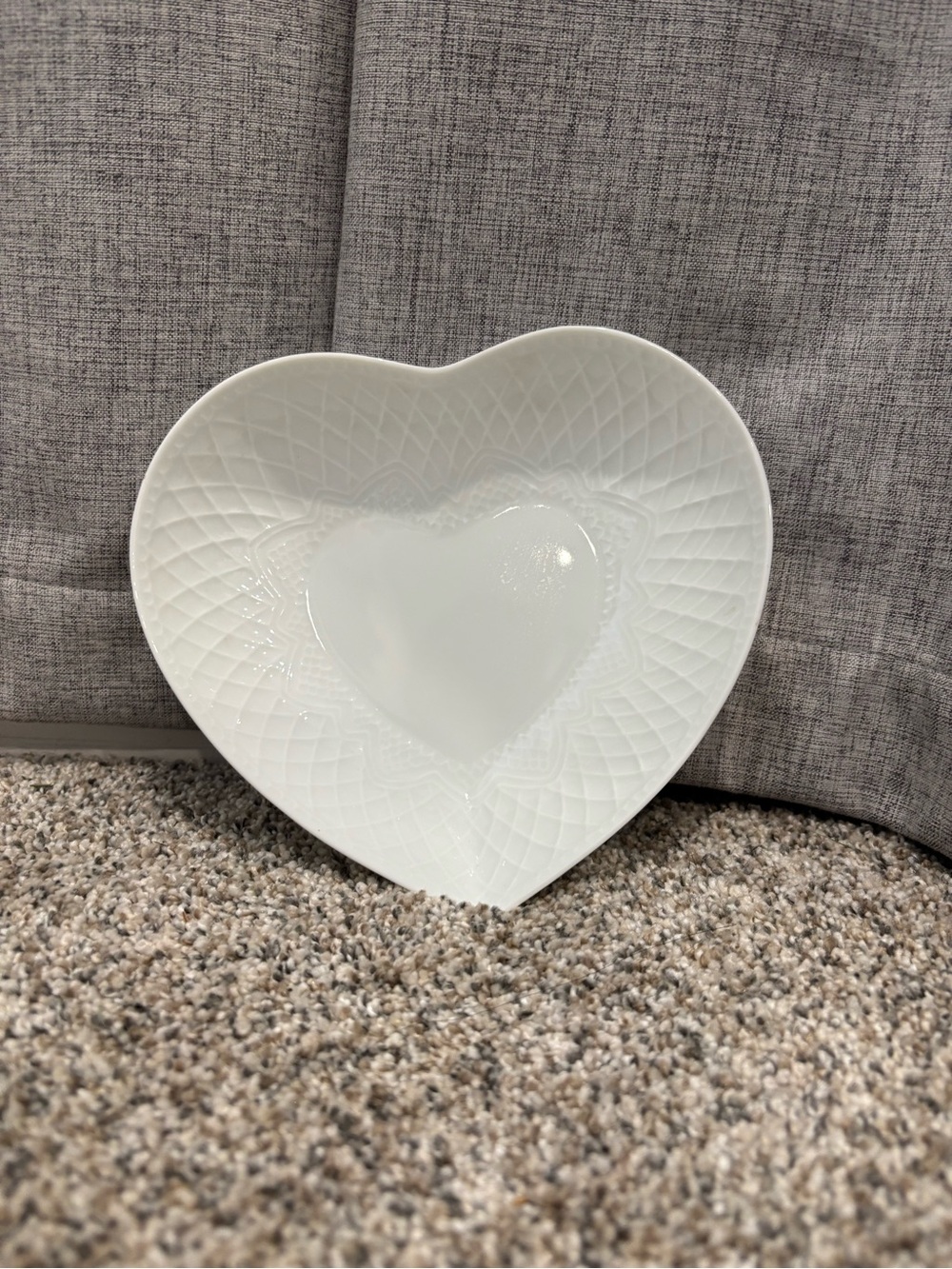 Andrea by Sadek made in Japan White Heart-Shaped Decorative Serving Plate